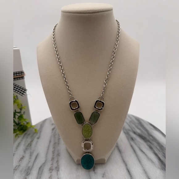 Napier Necklace Silver Tone Blue Aqua And Light Green Stones Lobster Closure - Picture 4 of 7